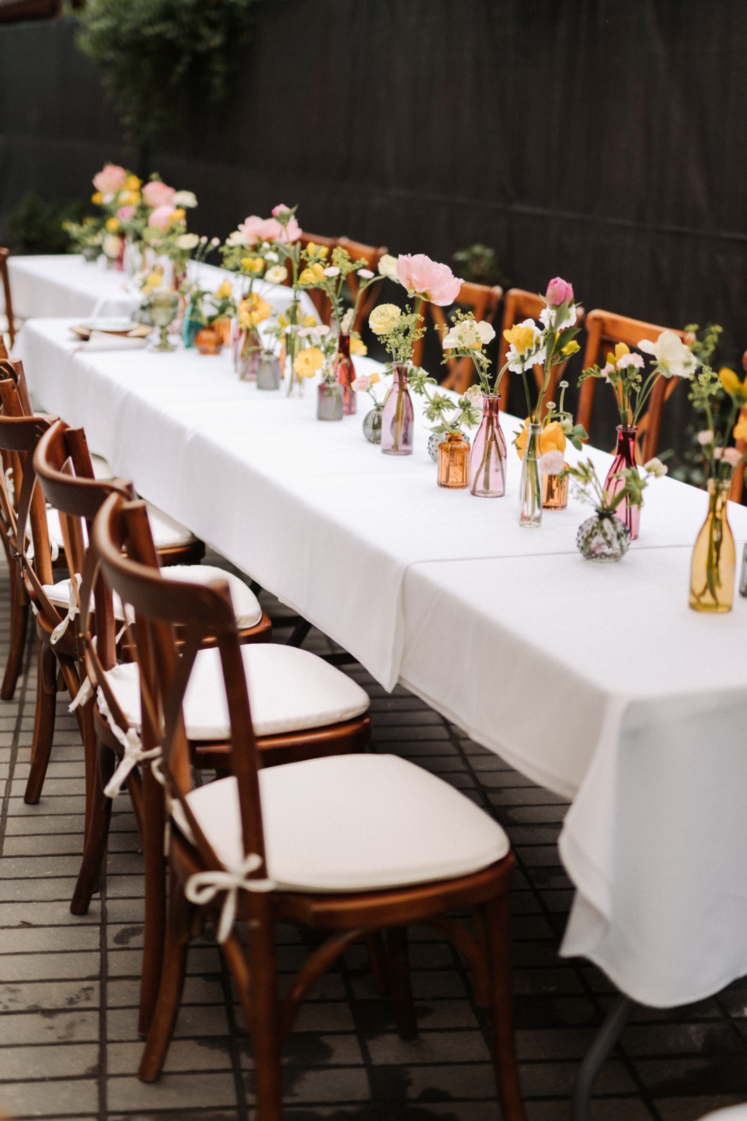 inchiriere scaune Pilgrim pentru nunta in gradina